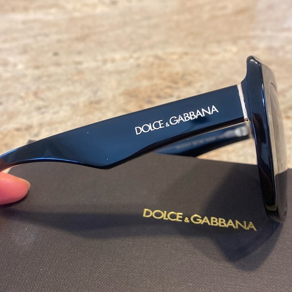 DOLCE & GABBANA SUNGLASSES ALL INCLUSIVE - Picture 11 of 13